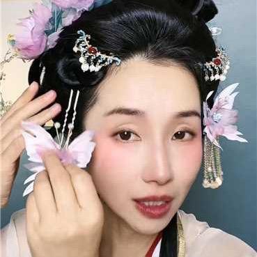 小曼玉专业影视梳妆造型（线下课报名中）