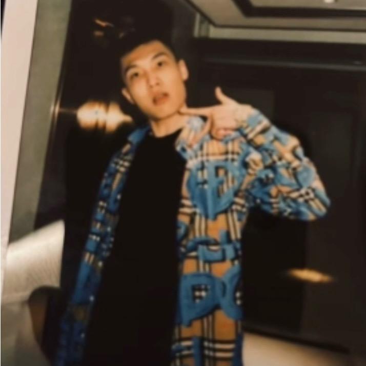 李博伦
