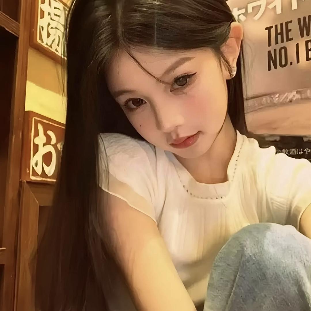 在等月亮嗎”