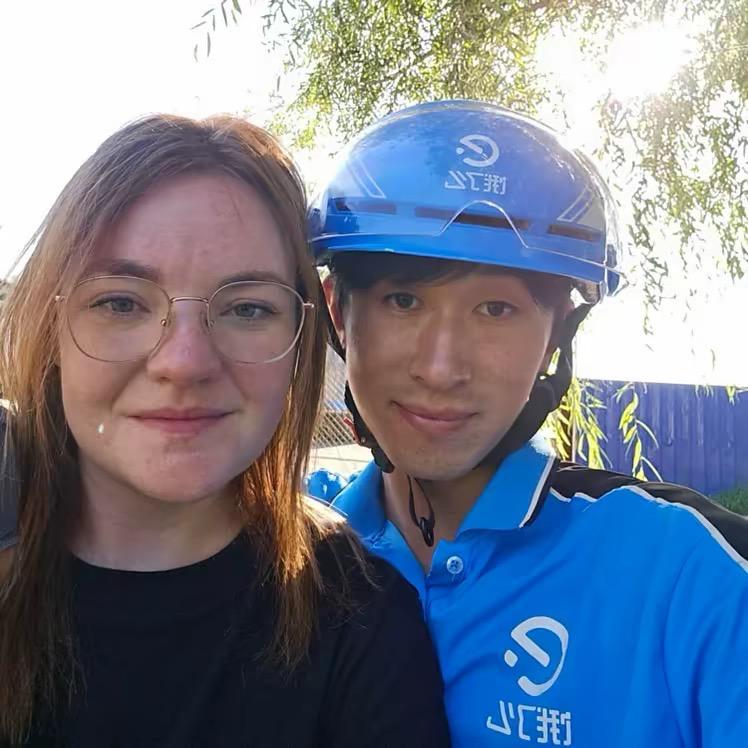 中国小伙送外卖娶美国老婆🔥🔥🔥