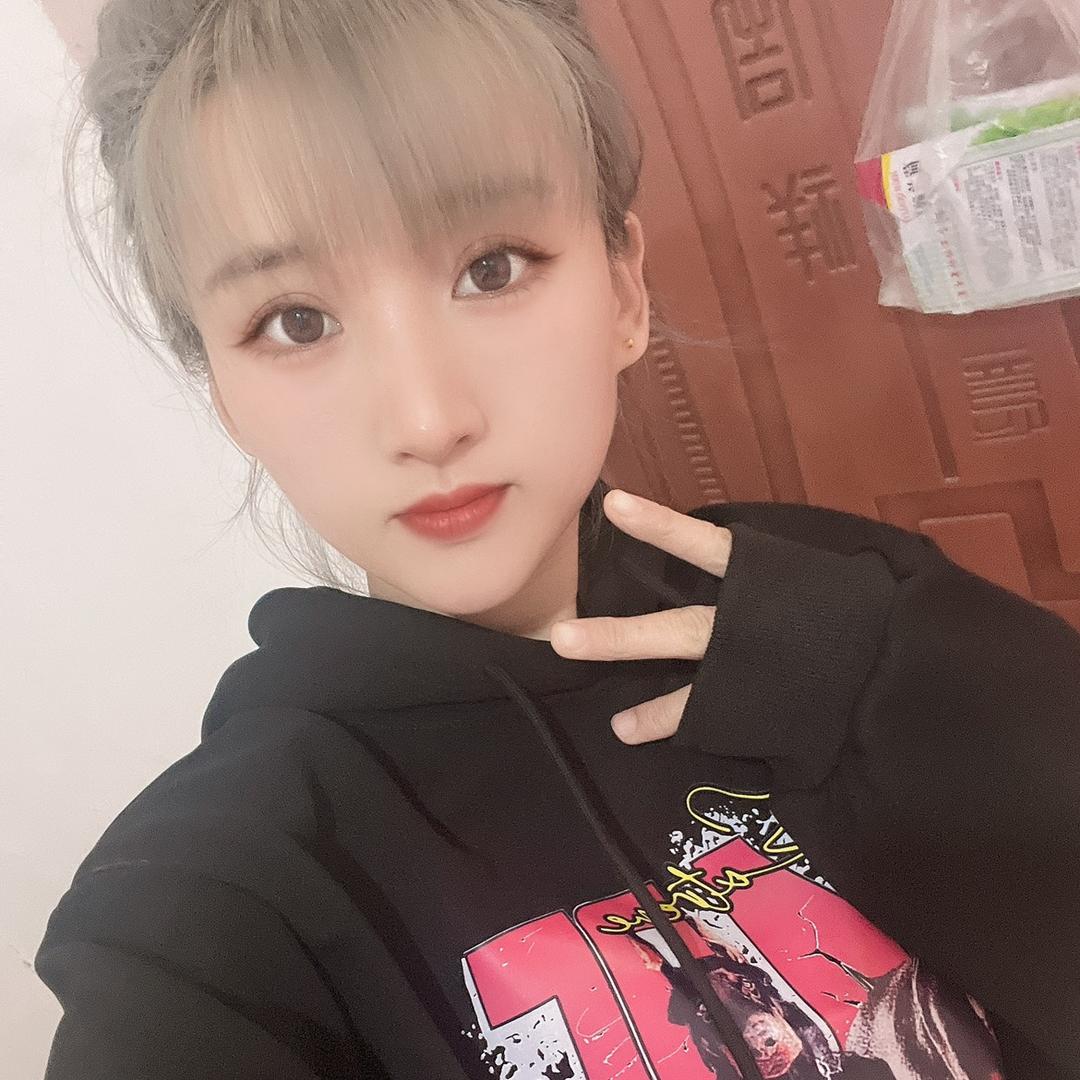 徐镇婷婷烤面筋鱿鱼鸭肠，剁椒面油泼面教学