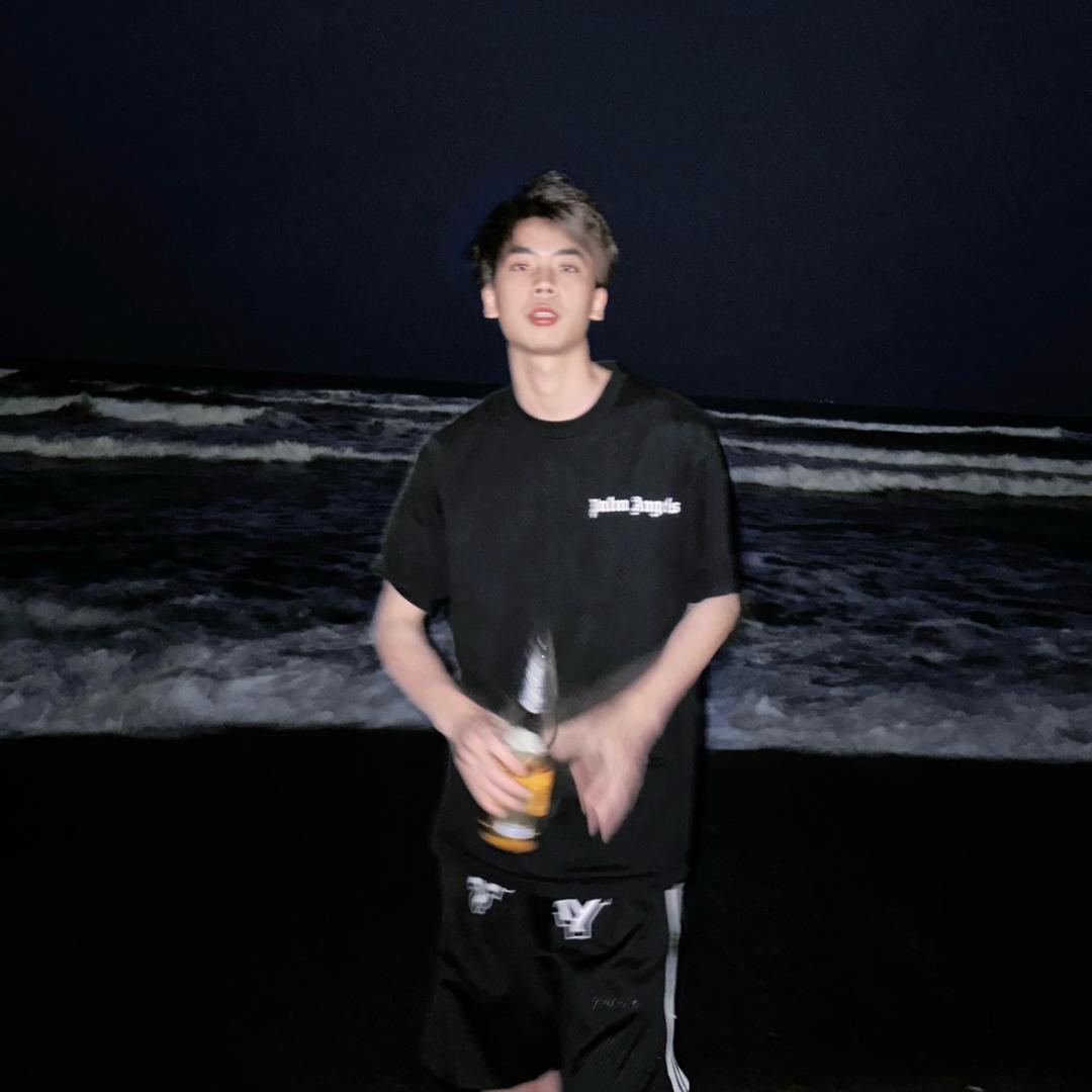 铂均凡