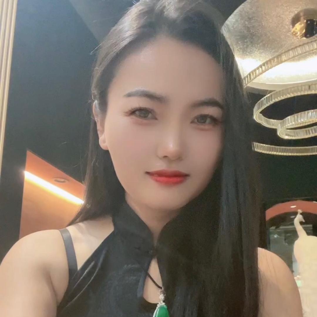 小颖带你揭秘翡翠原石的底层逻辑