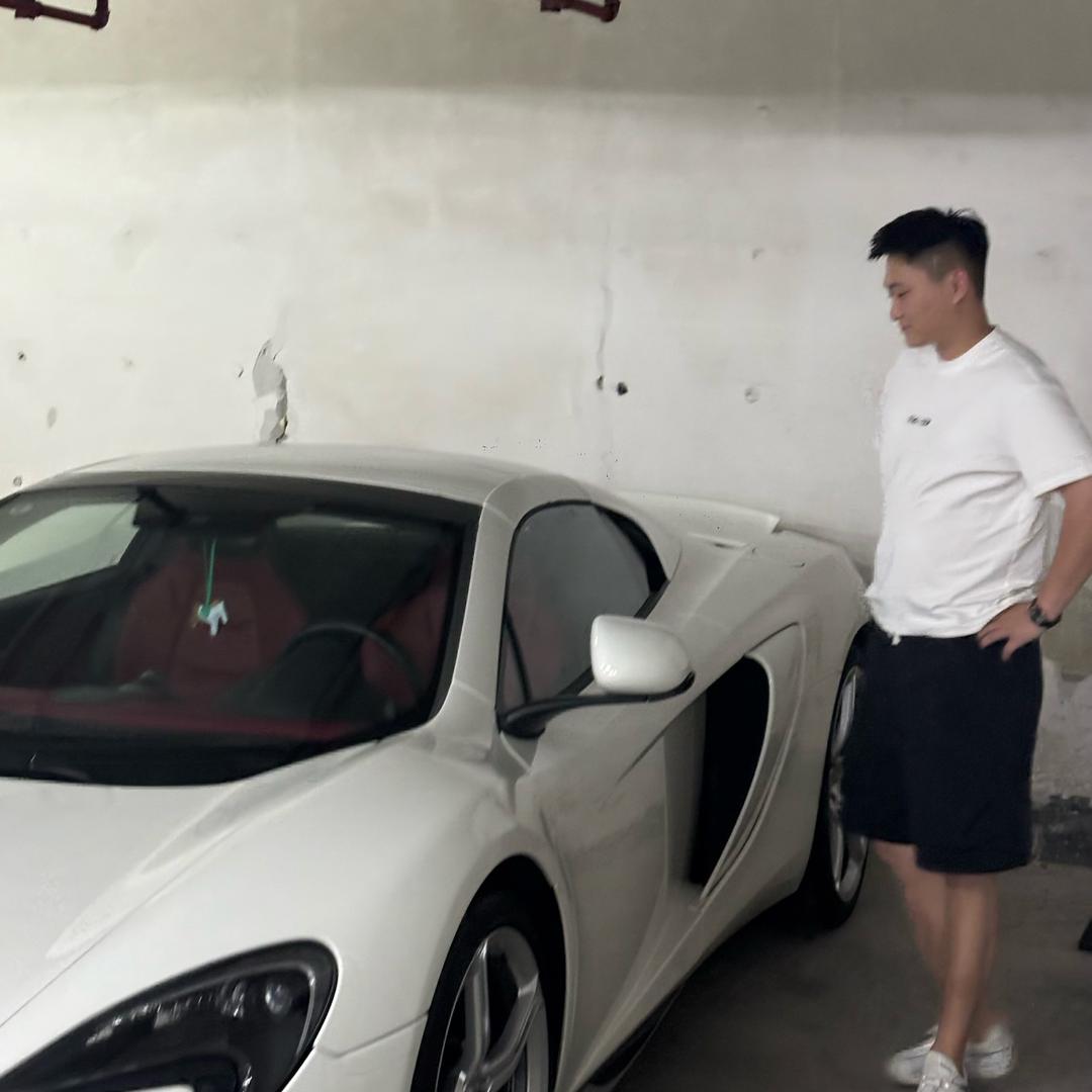 卖车的小闫