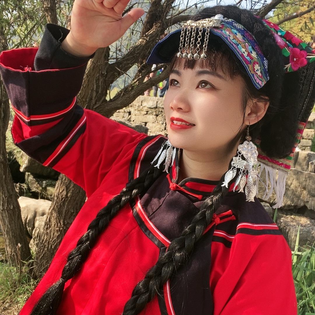山歌小彩旗