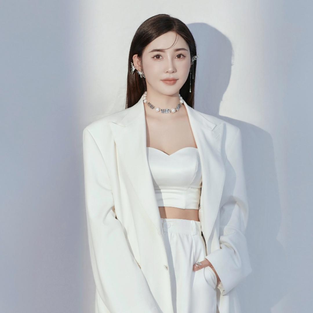 在桐乡开美容院的艳子