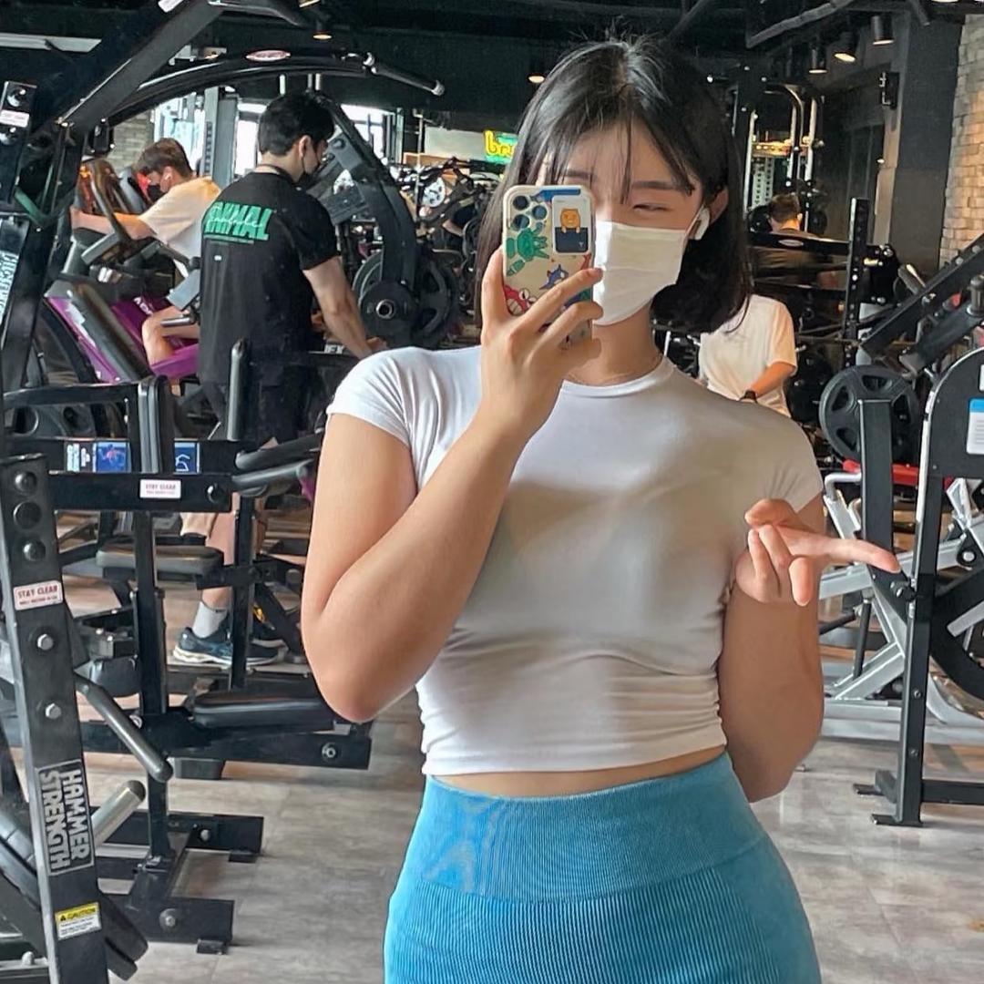 吃一口小馒头呀