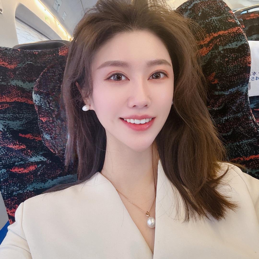 没有故事的女同学