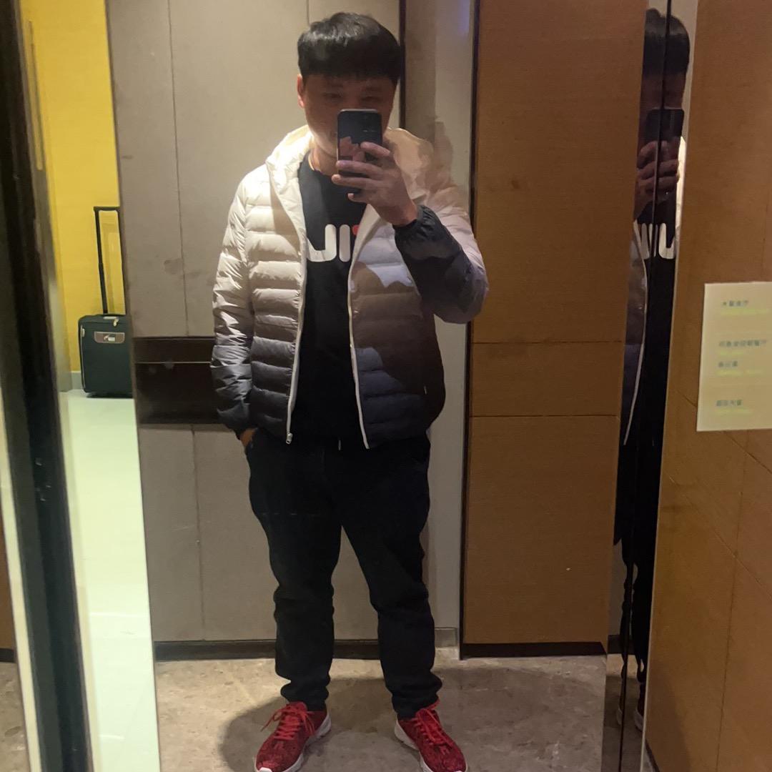 重庆红岩杰狮原厂配件批发