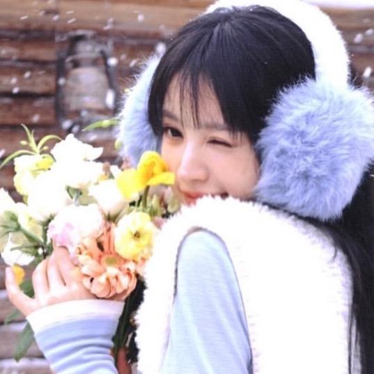 十三个人在吃饭