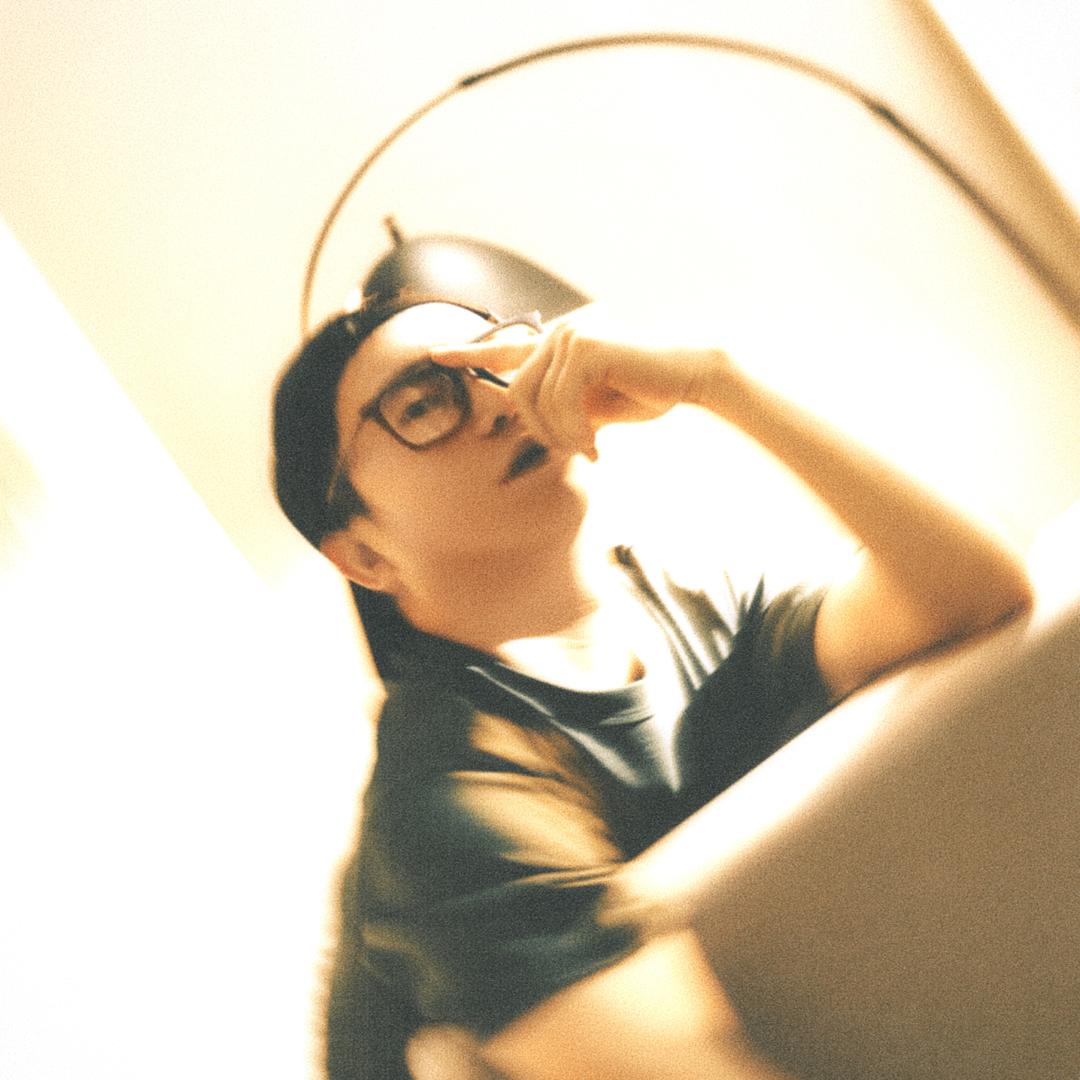 沉默寡言的阿慕