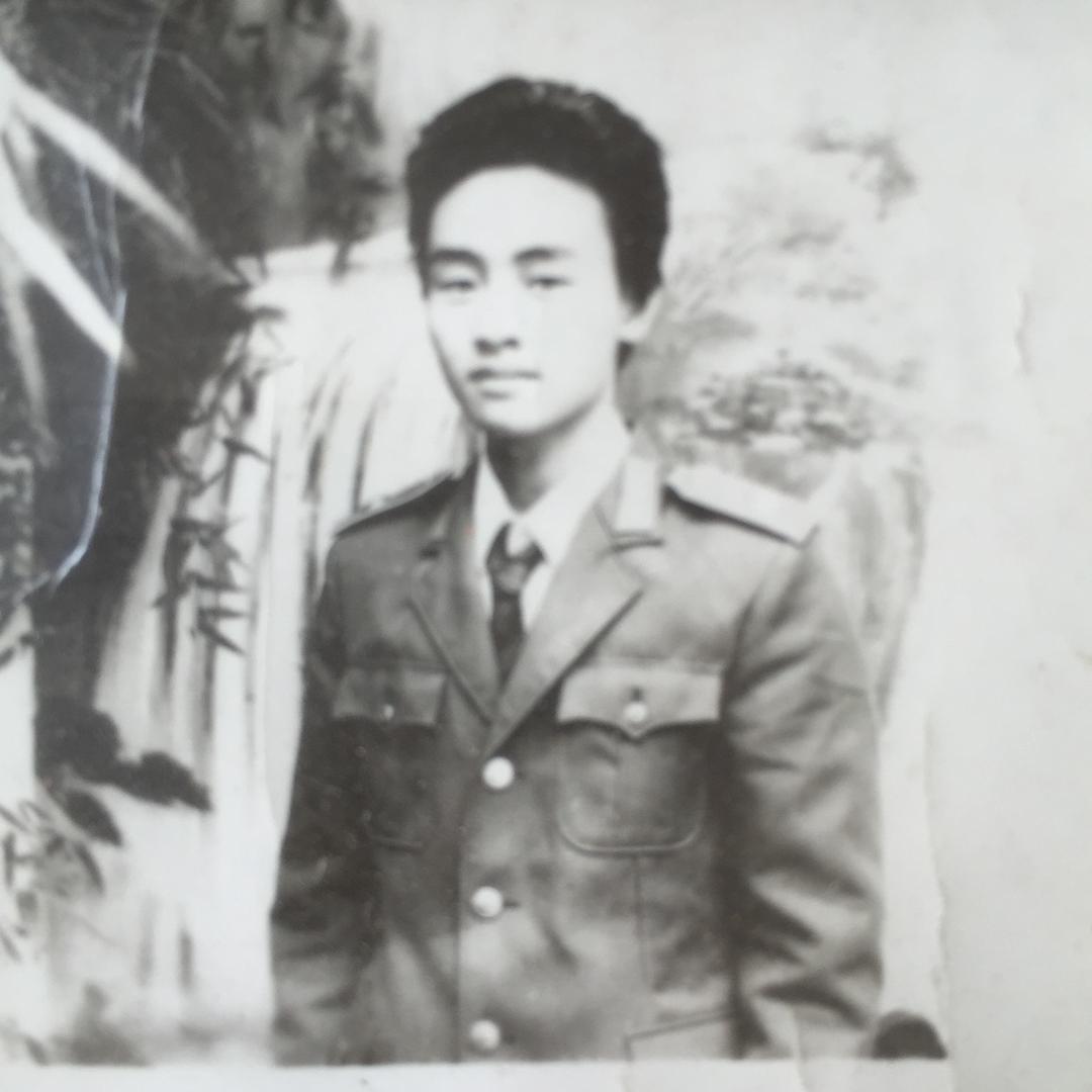 唐新彩