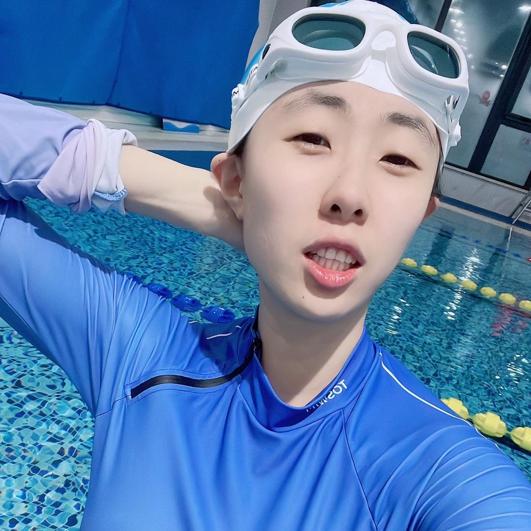 游泳教练小十八