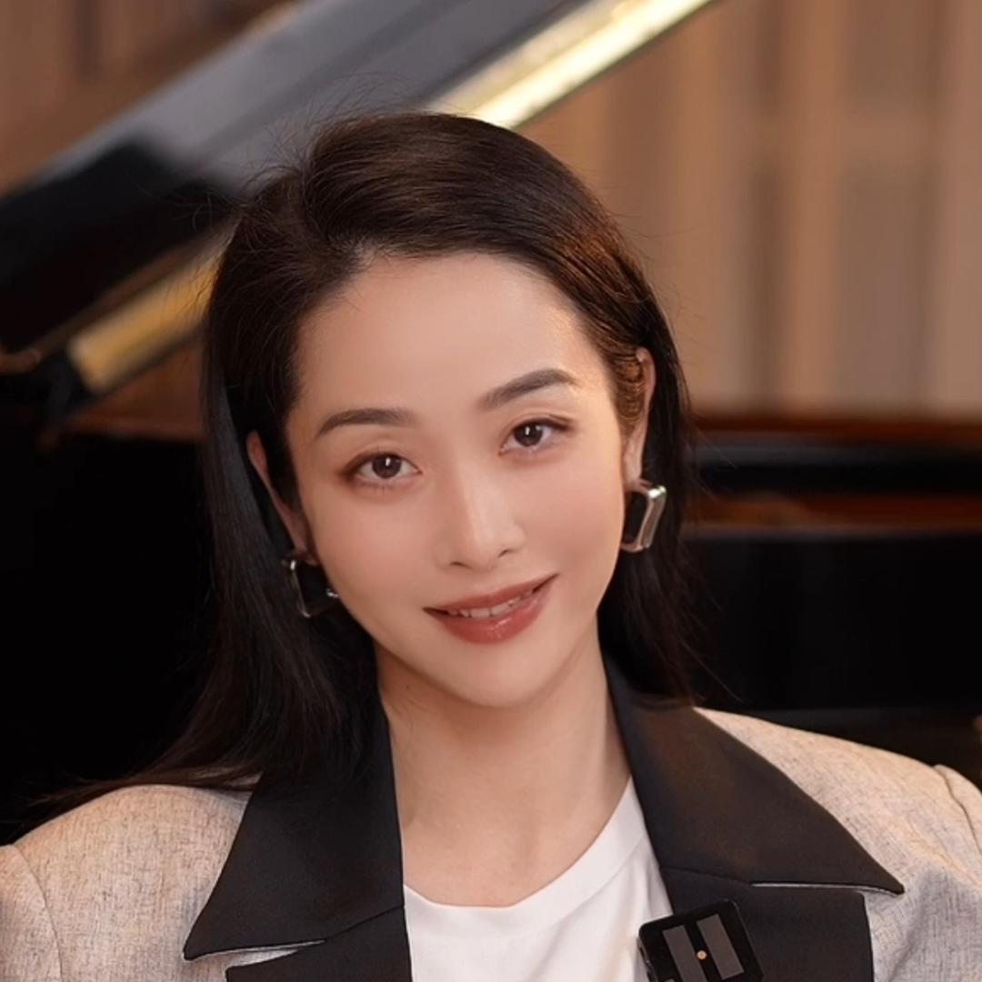 万相凡清.流量会客厅