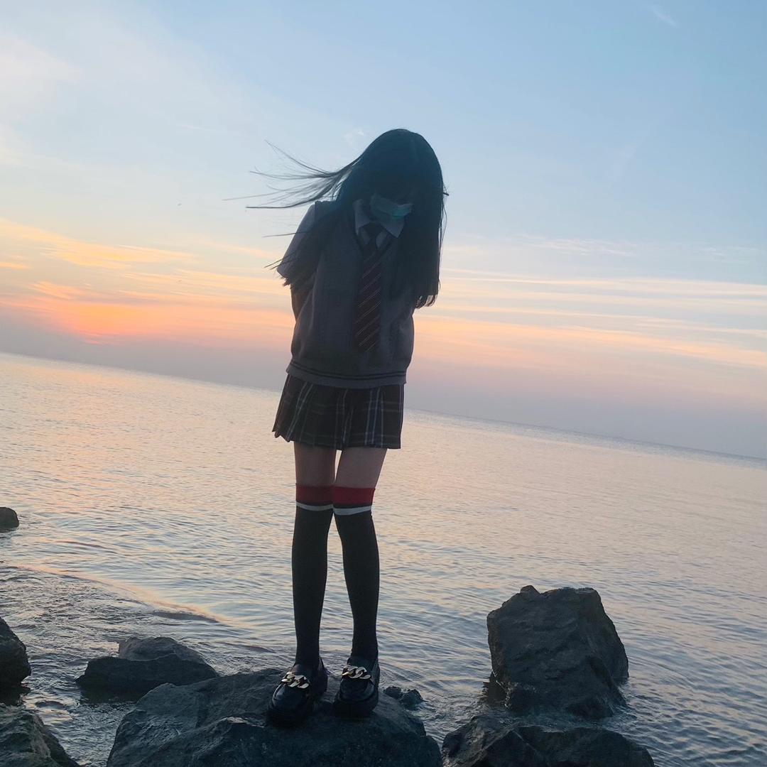 美女不在