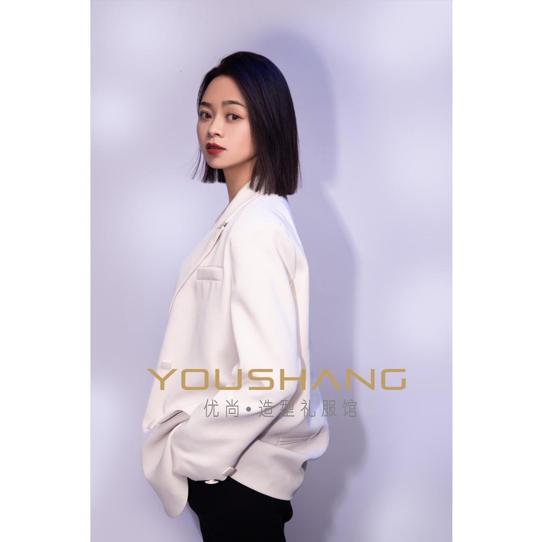 临洮县优尚婚纱店