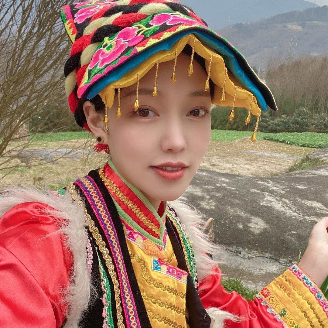 欢欢💕羌族姑娘