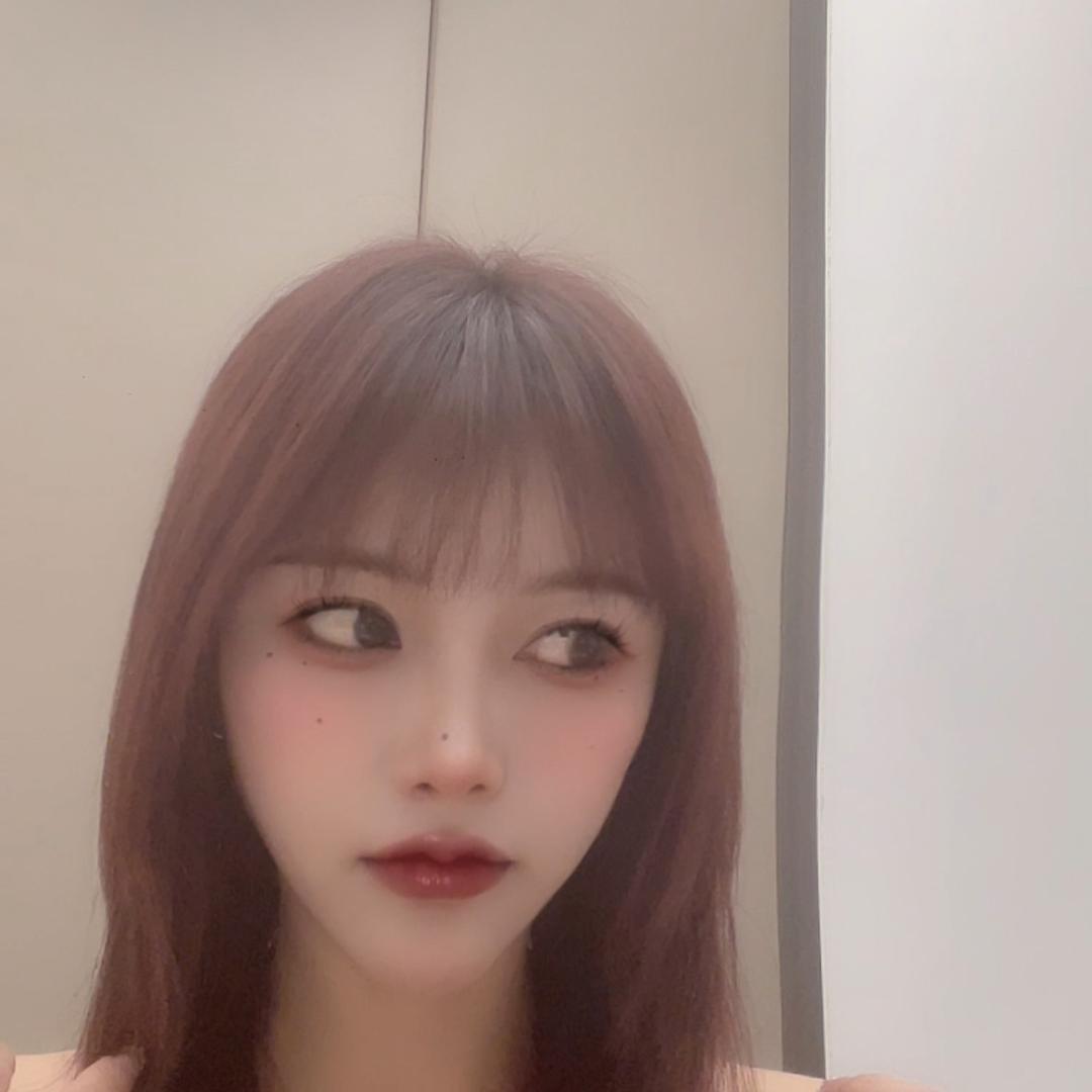 那女的