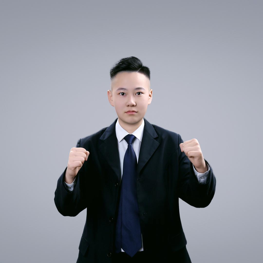 郭强格斗-何教练