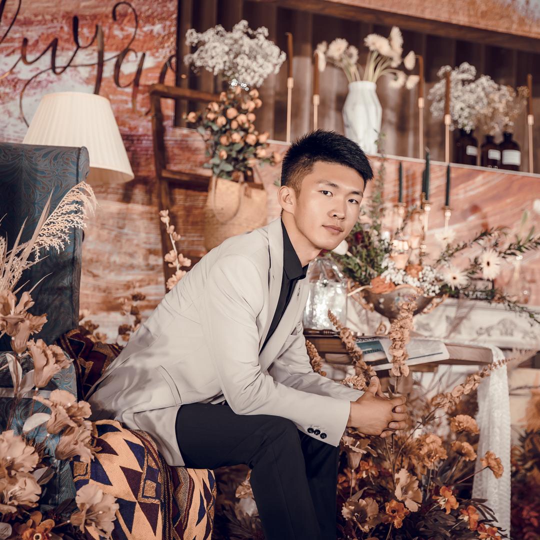 做婚礼的 XinYu