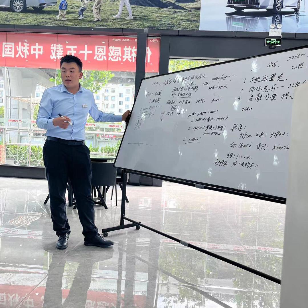 青岛网约车李晓龙