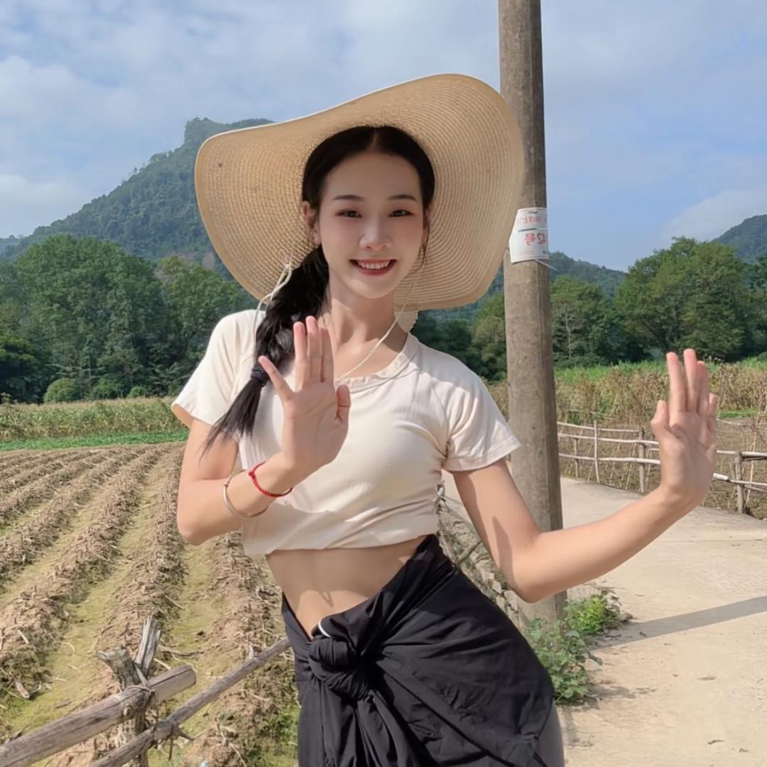 小莫莫