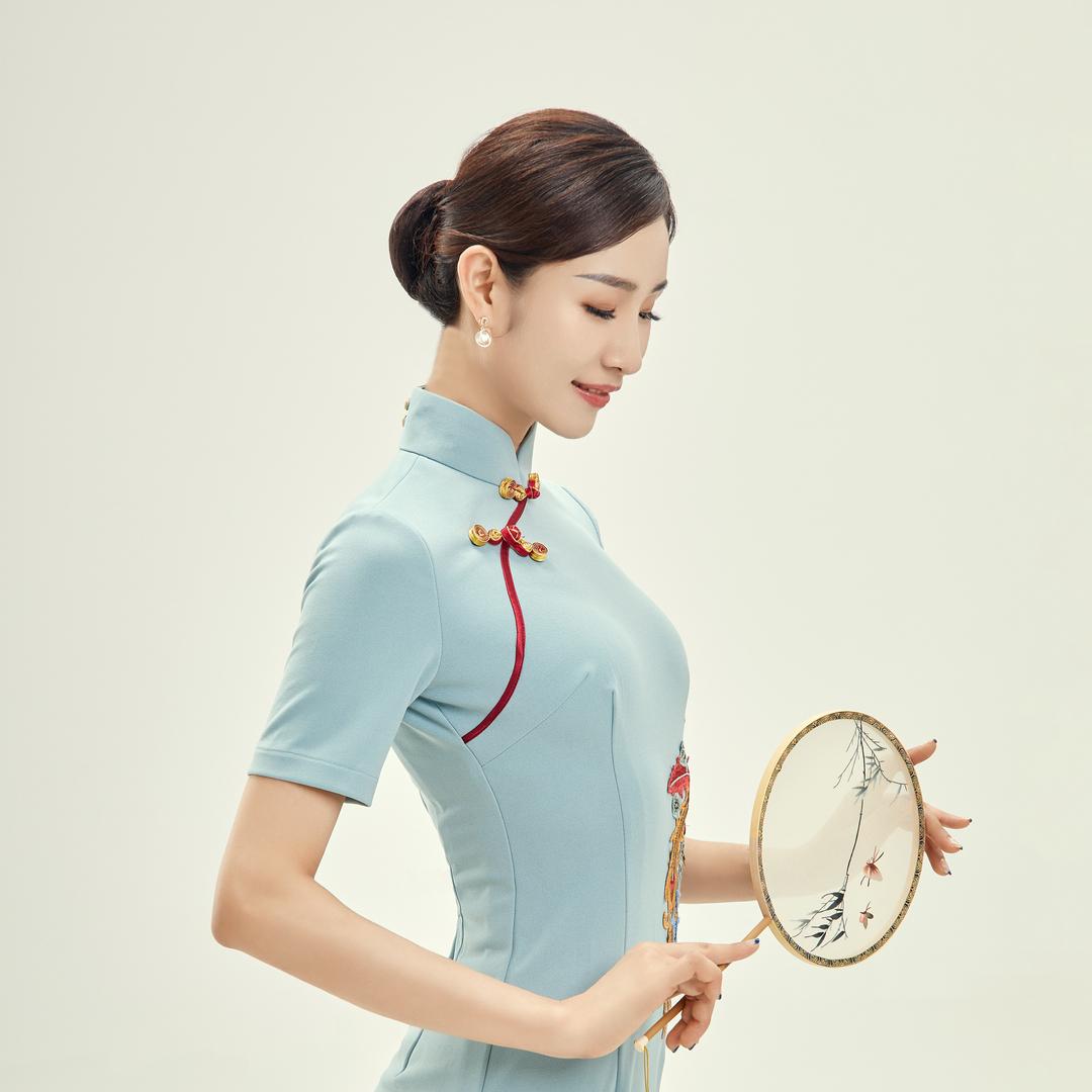 薇薇肩背形体运动