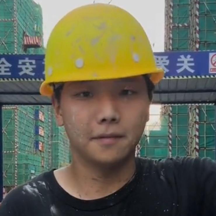 黄色安全帽