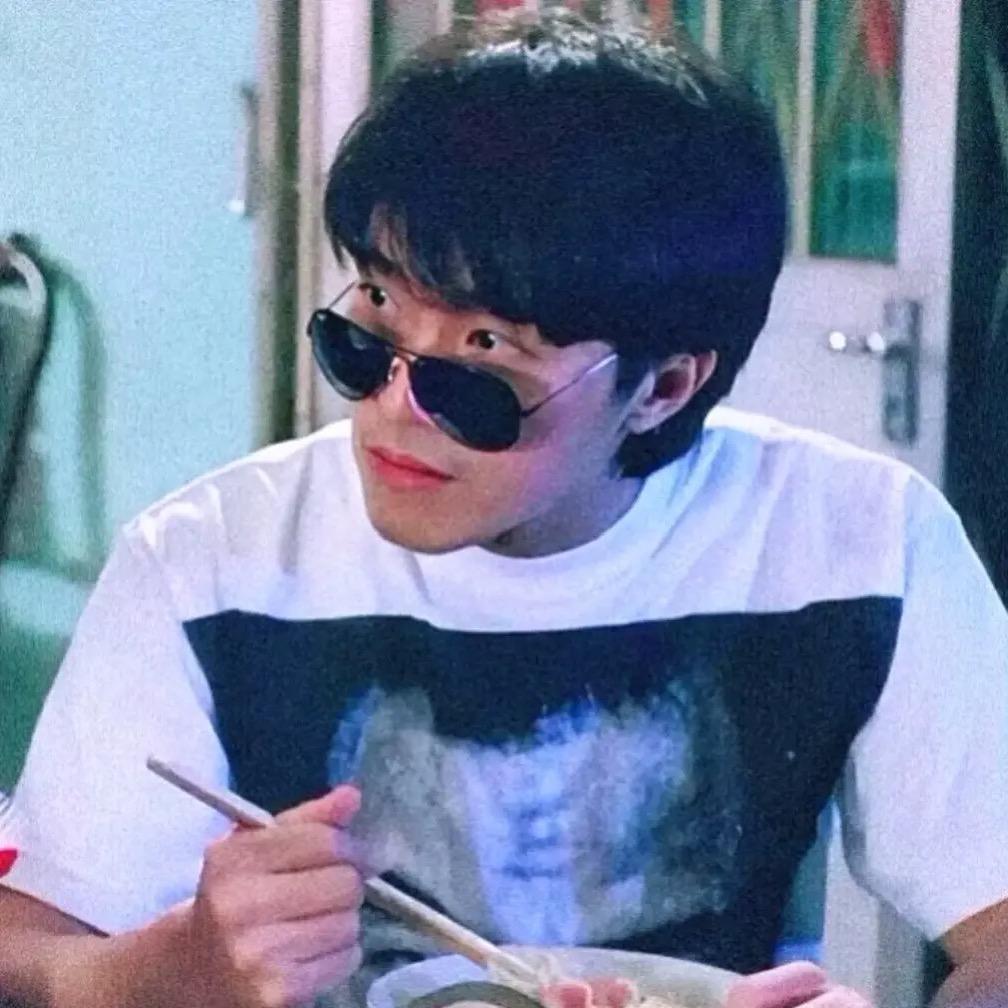 烦卵蝶不会调酒
