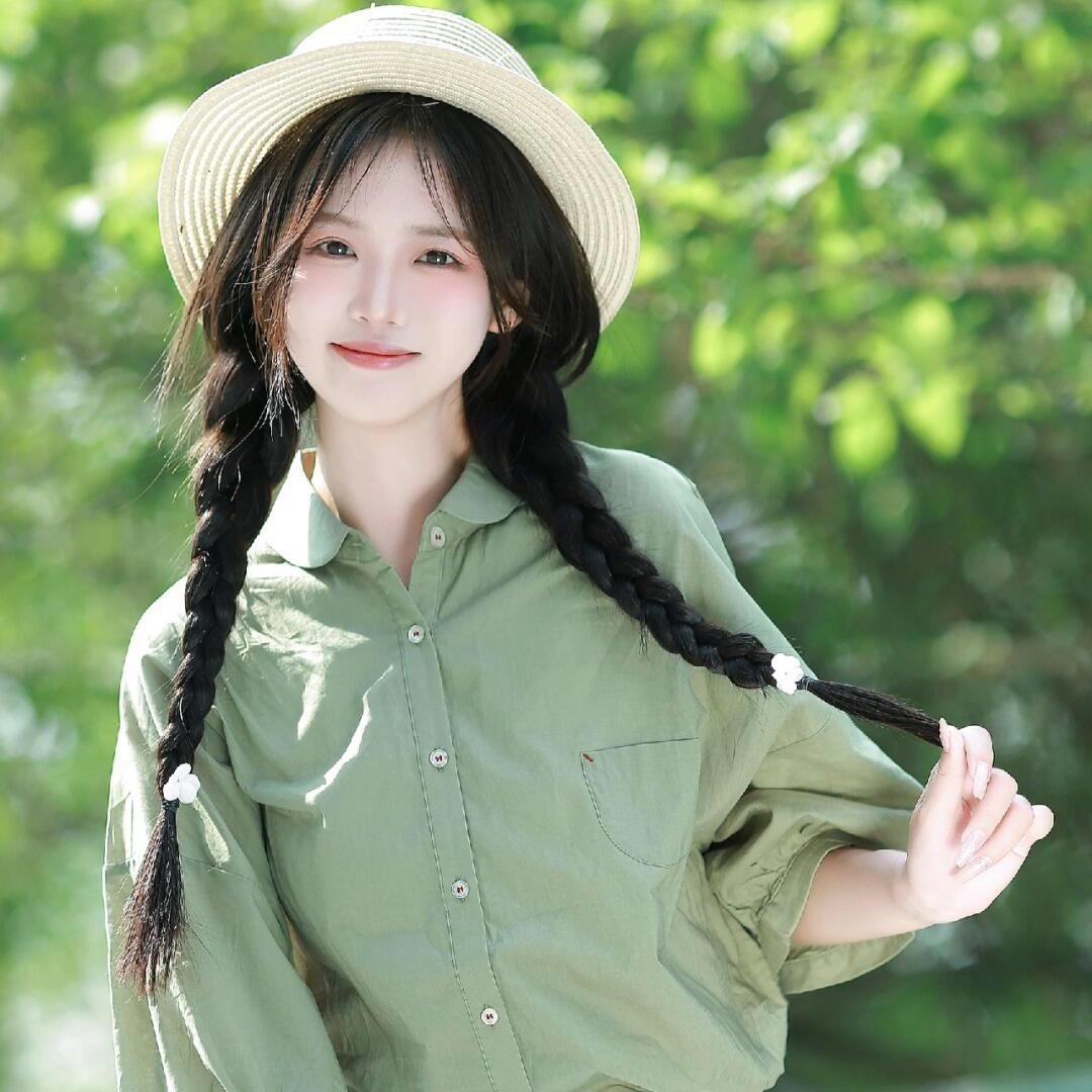 蕾蕾很萌