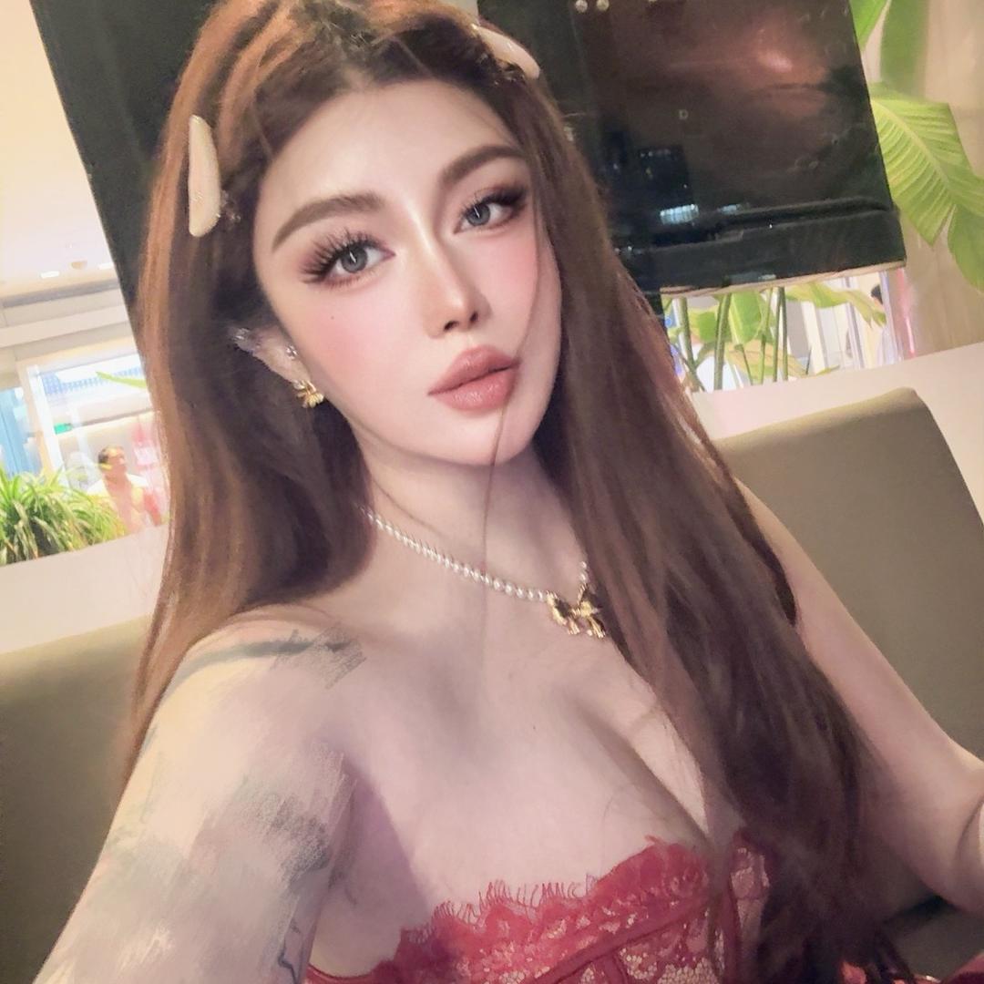 Vivian（橱窗营业中）
