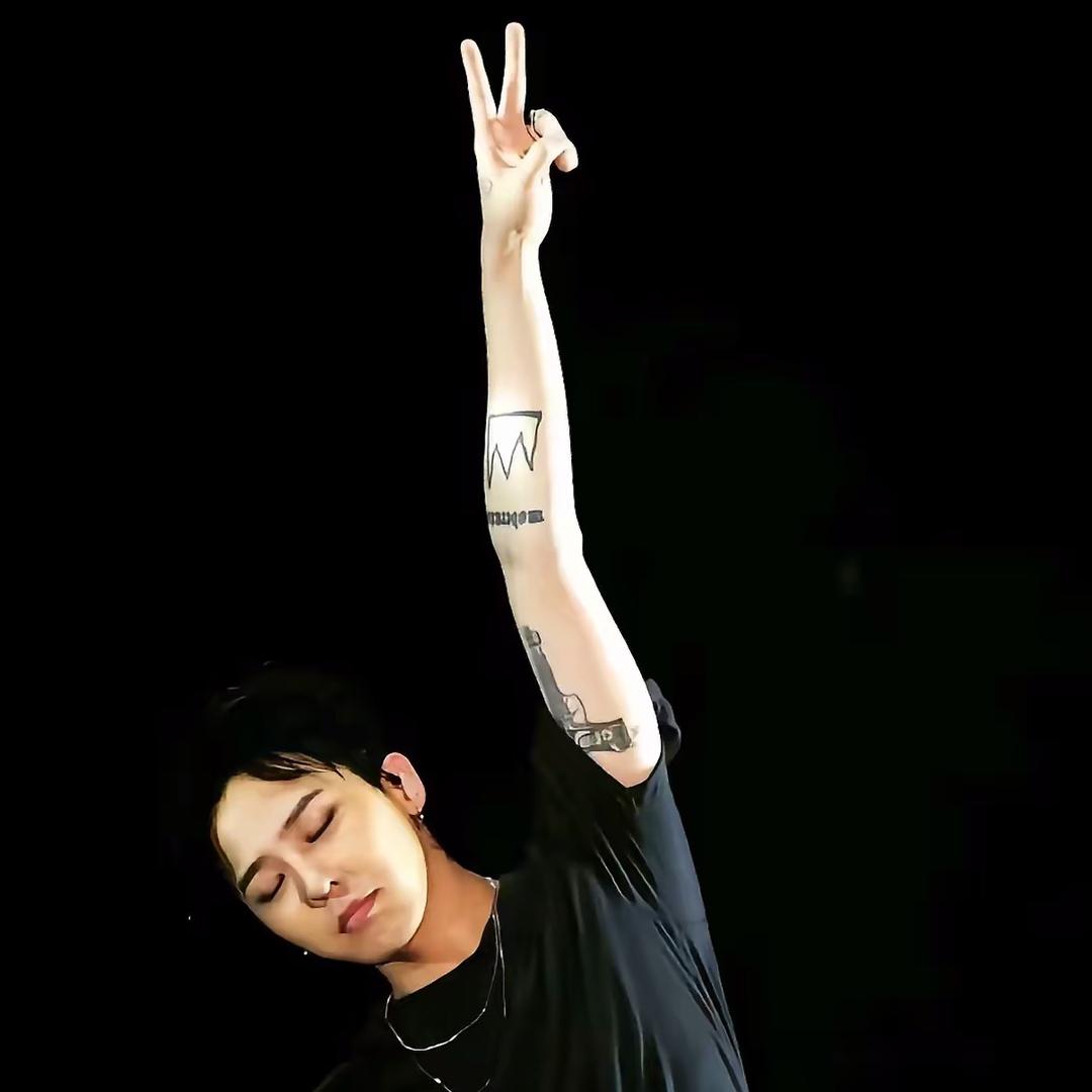 R 🖤 C