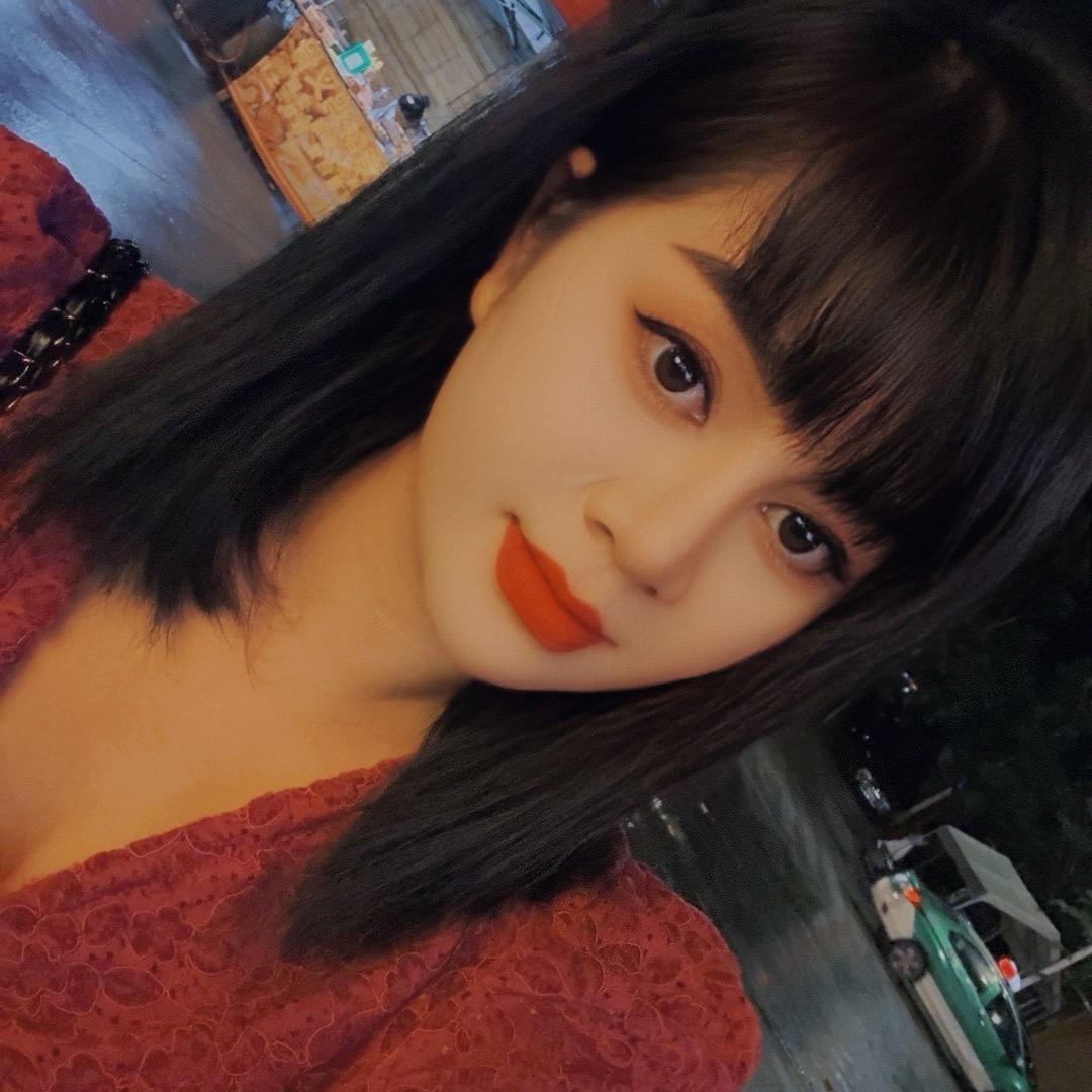 小二英      💋💋