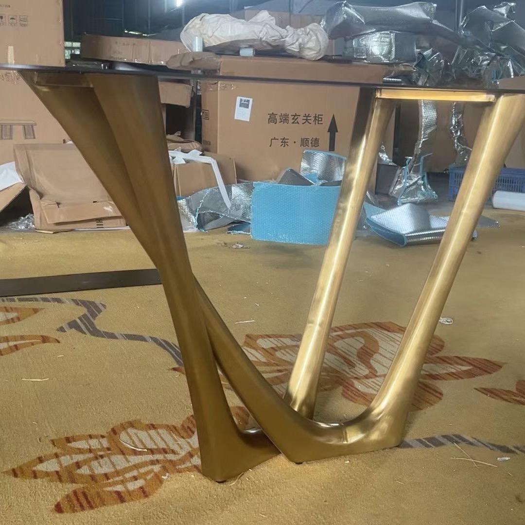 五金桌脚老板娘