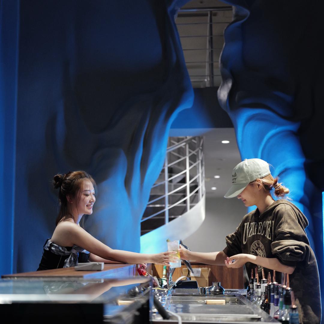 九官饮品与服饰创意屋