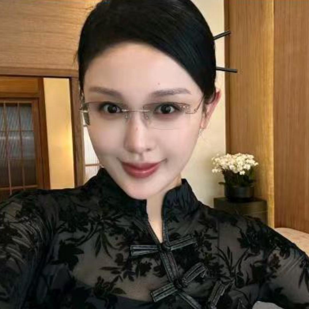 小阿俏-（直播号🔍破烂女王）