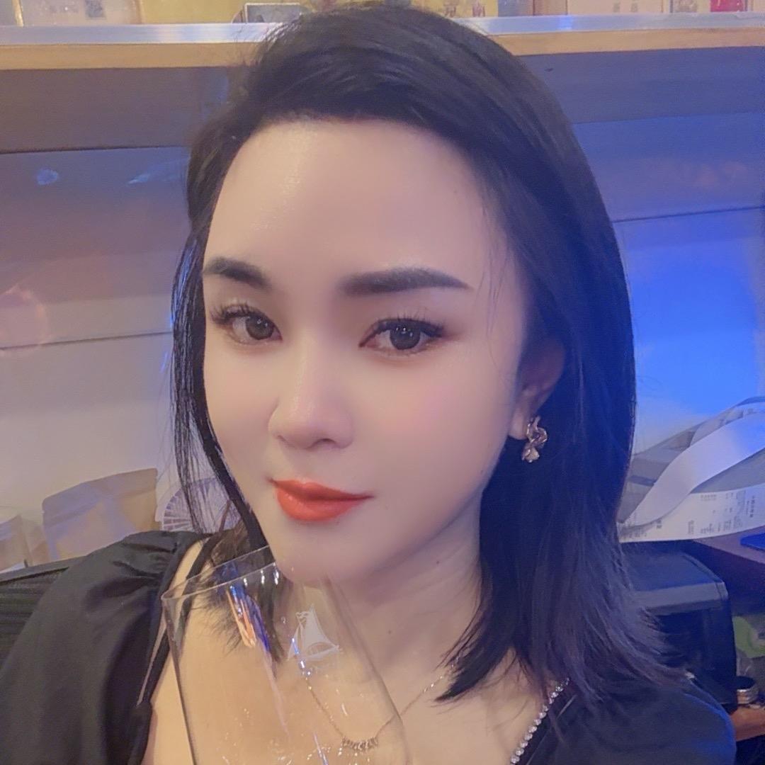 ，