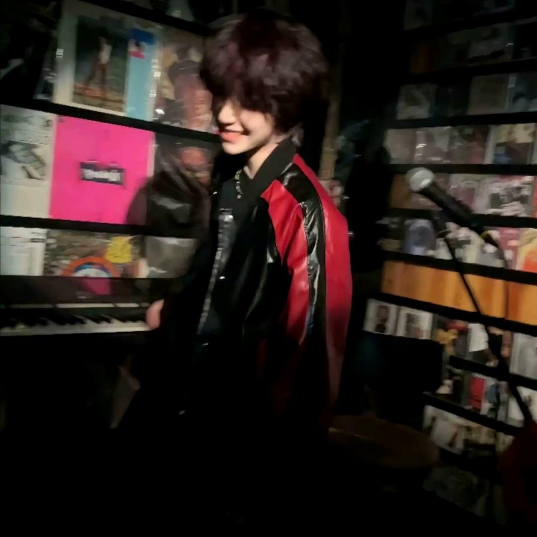 一鞭子打到脑子发现自己不是m