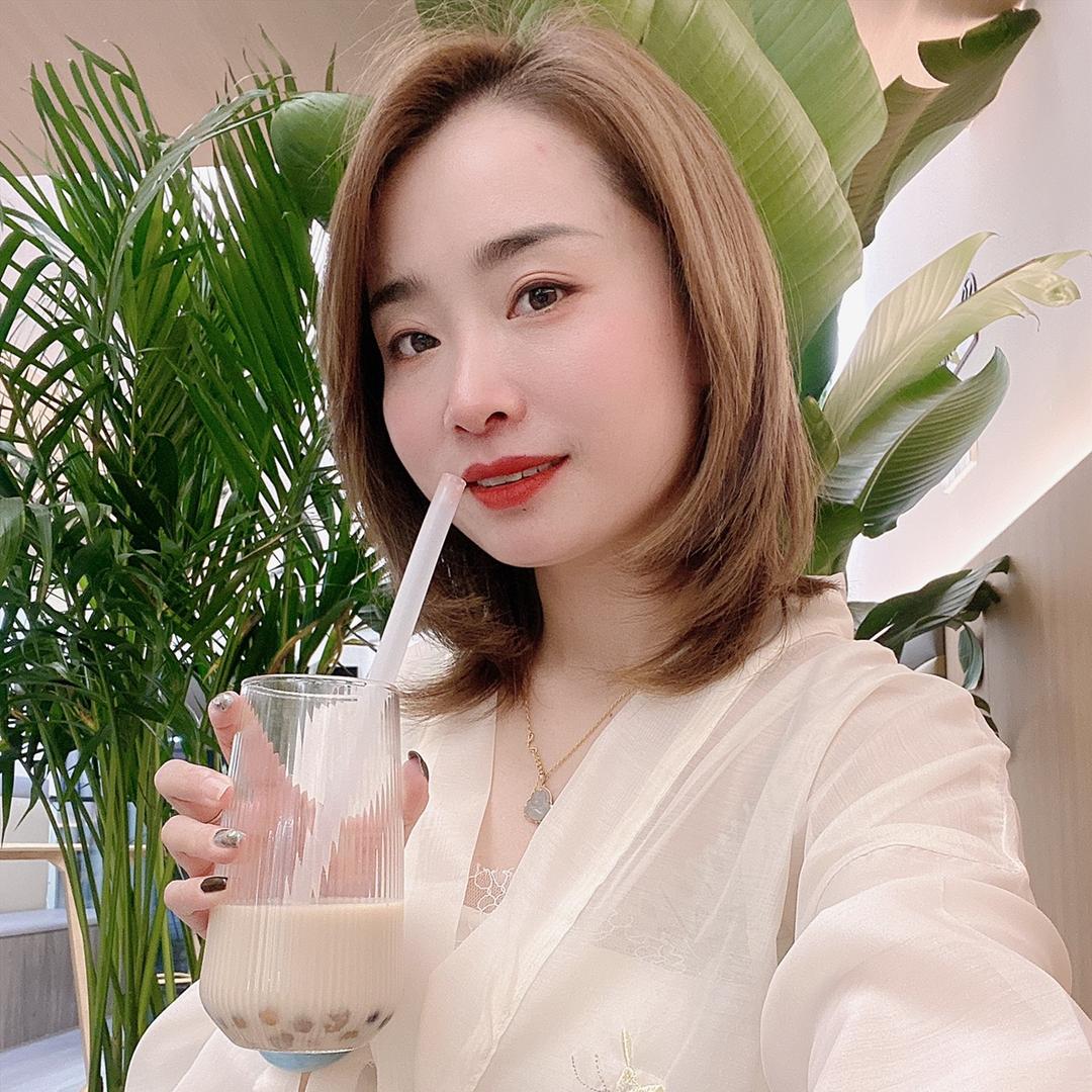 晚睡的姐姐🌼