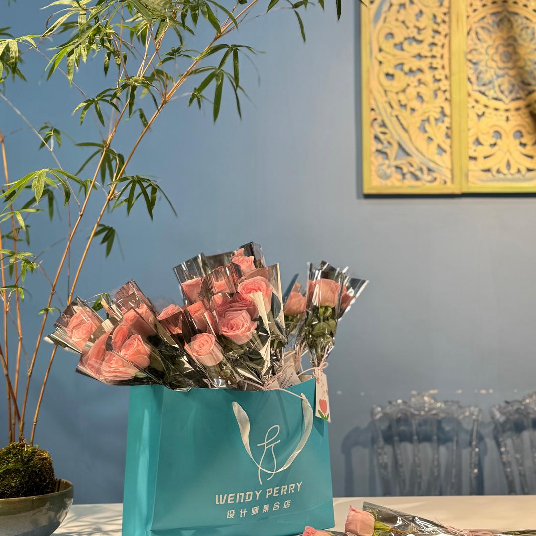 WENDY PERRY鹿世界