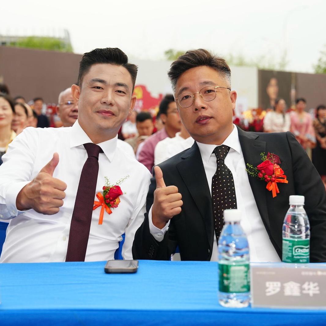 衬衫老罗 三哥