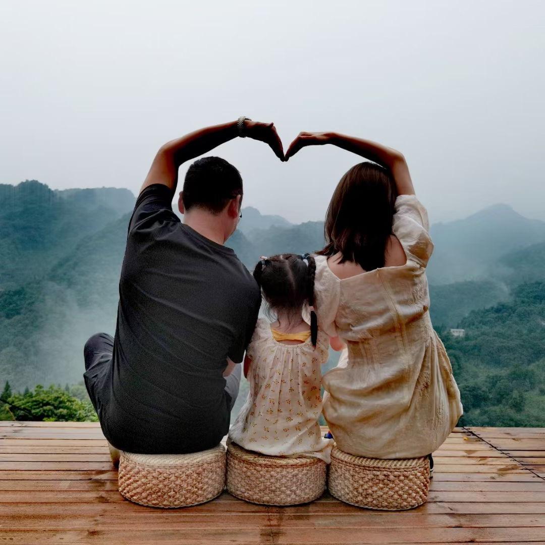小张叭叭叭
