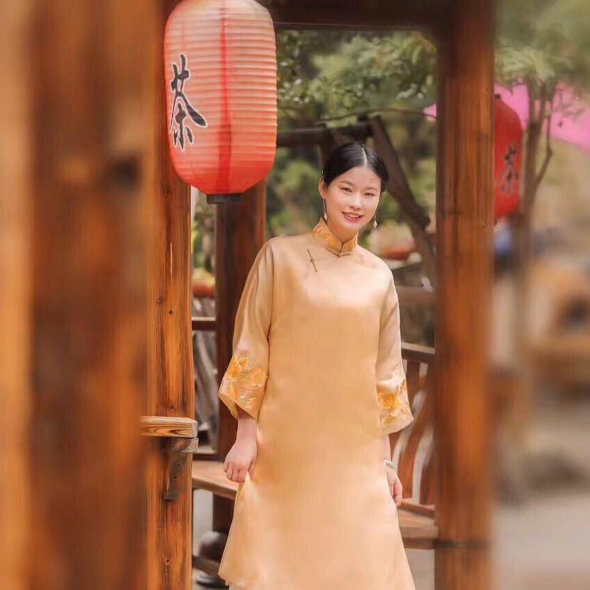 肖燕的燕