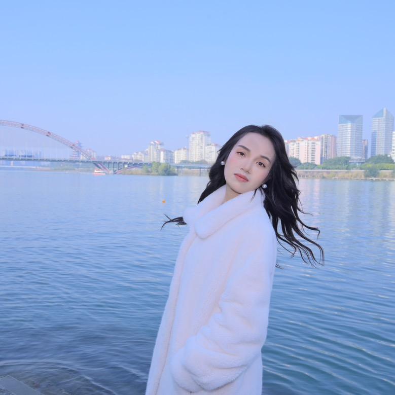 爱唱歌的彝族小姐姐