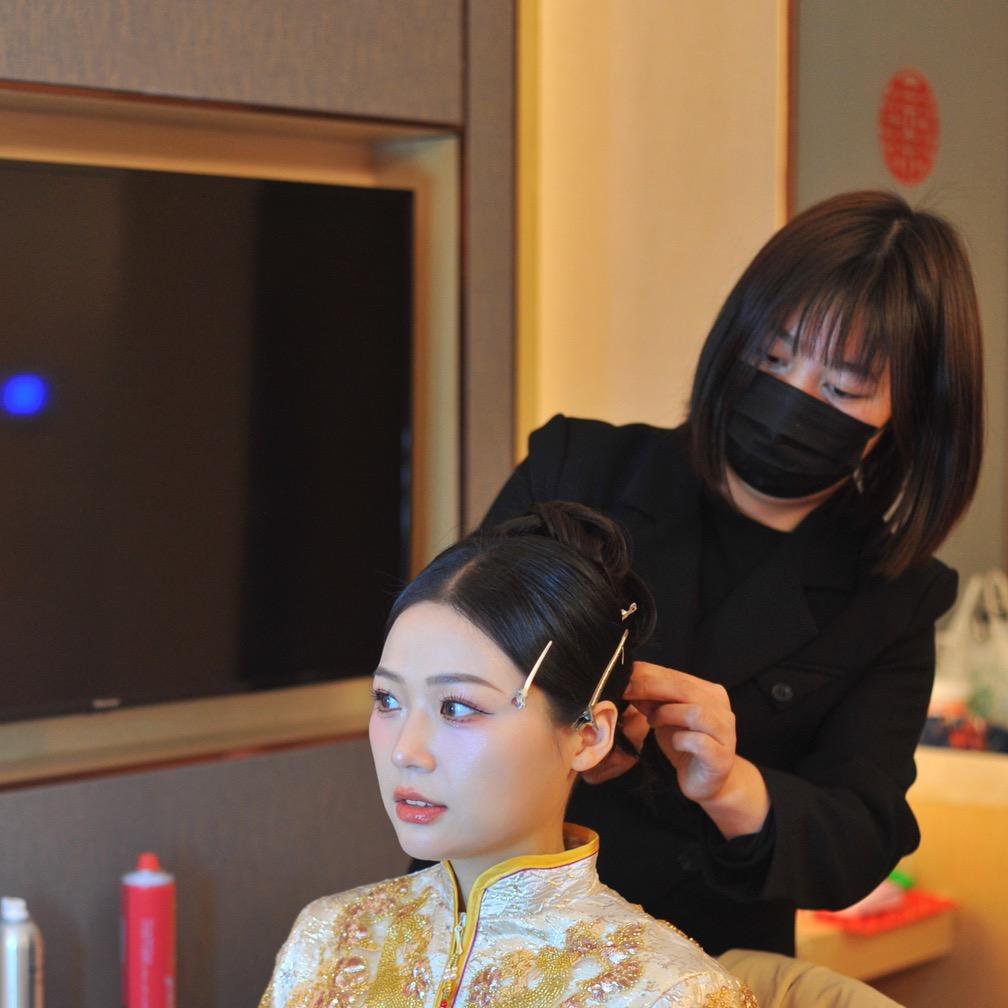 成都化妆师王雪