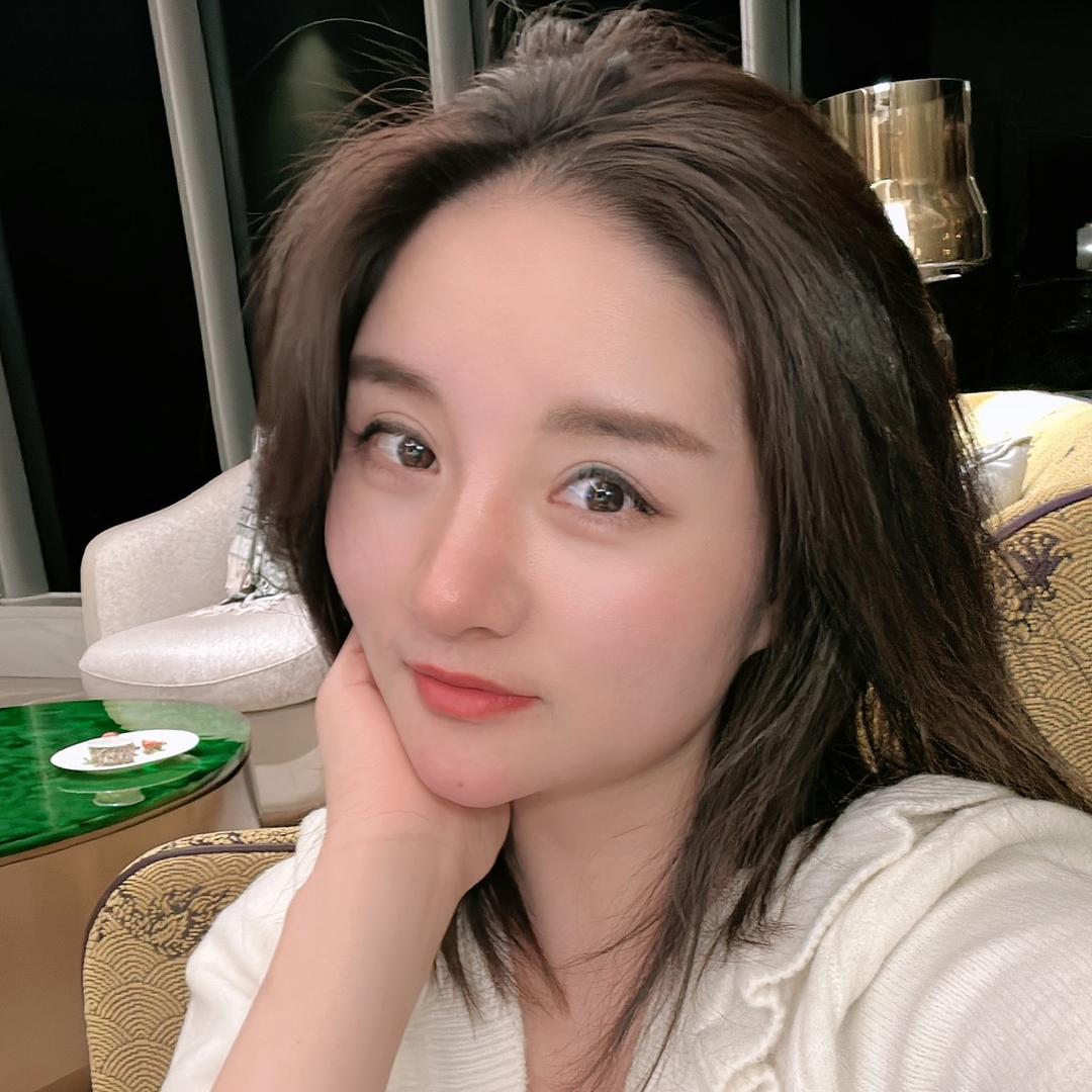 90后的酒水搬运工沅沅（连赞拉黑）