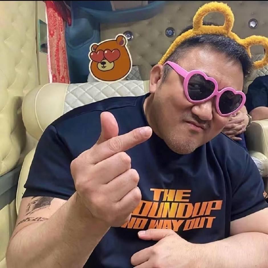 释 言.