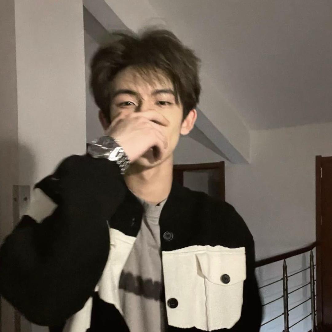单眼皮的树彬