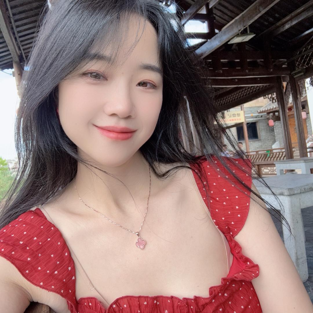 汤小唯