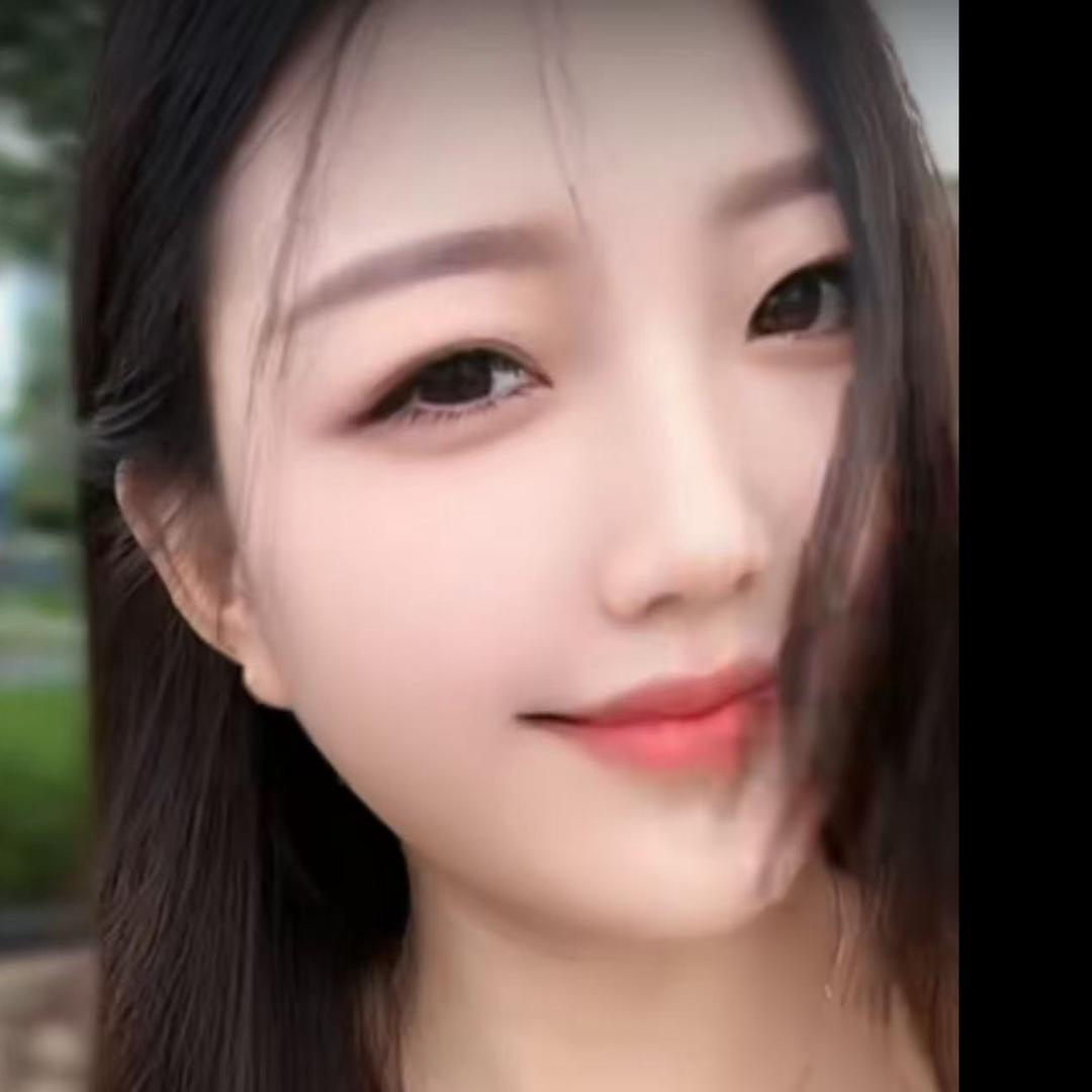 李吖吖(💜💜💜)